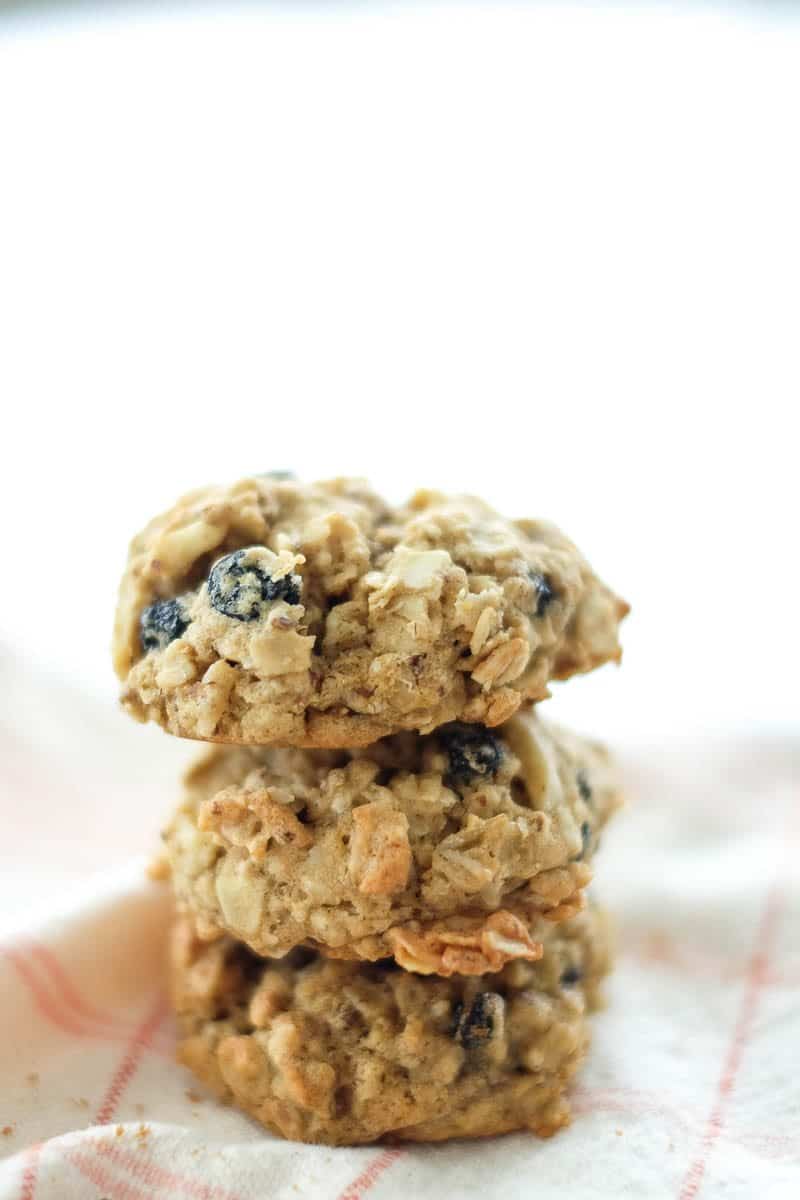 Granola Breakfast Cookies (Lactation Cookies) | www.Simmstown.com | Lisa Samuel