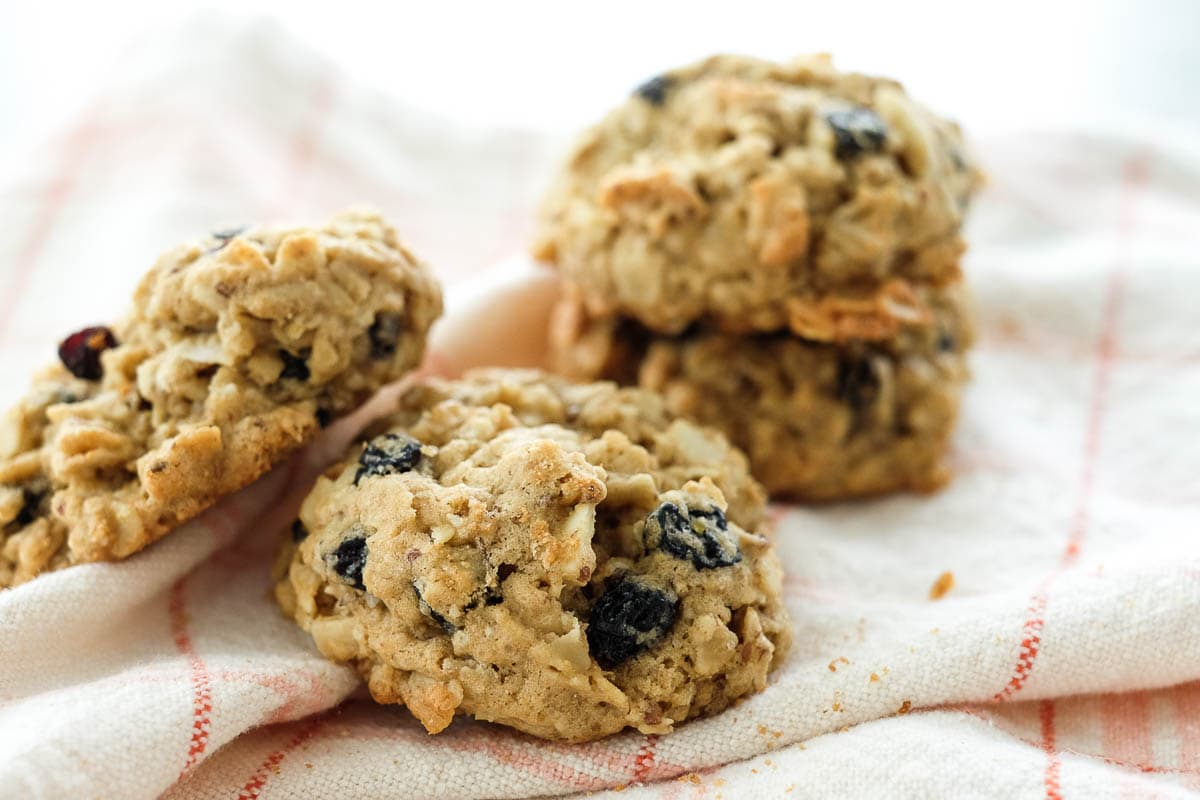 Granola Breakfast Cookies (Lactation Cookies) | www.Simmstown.com | Lisa Samuel