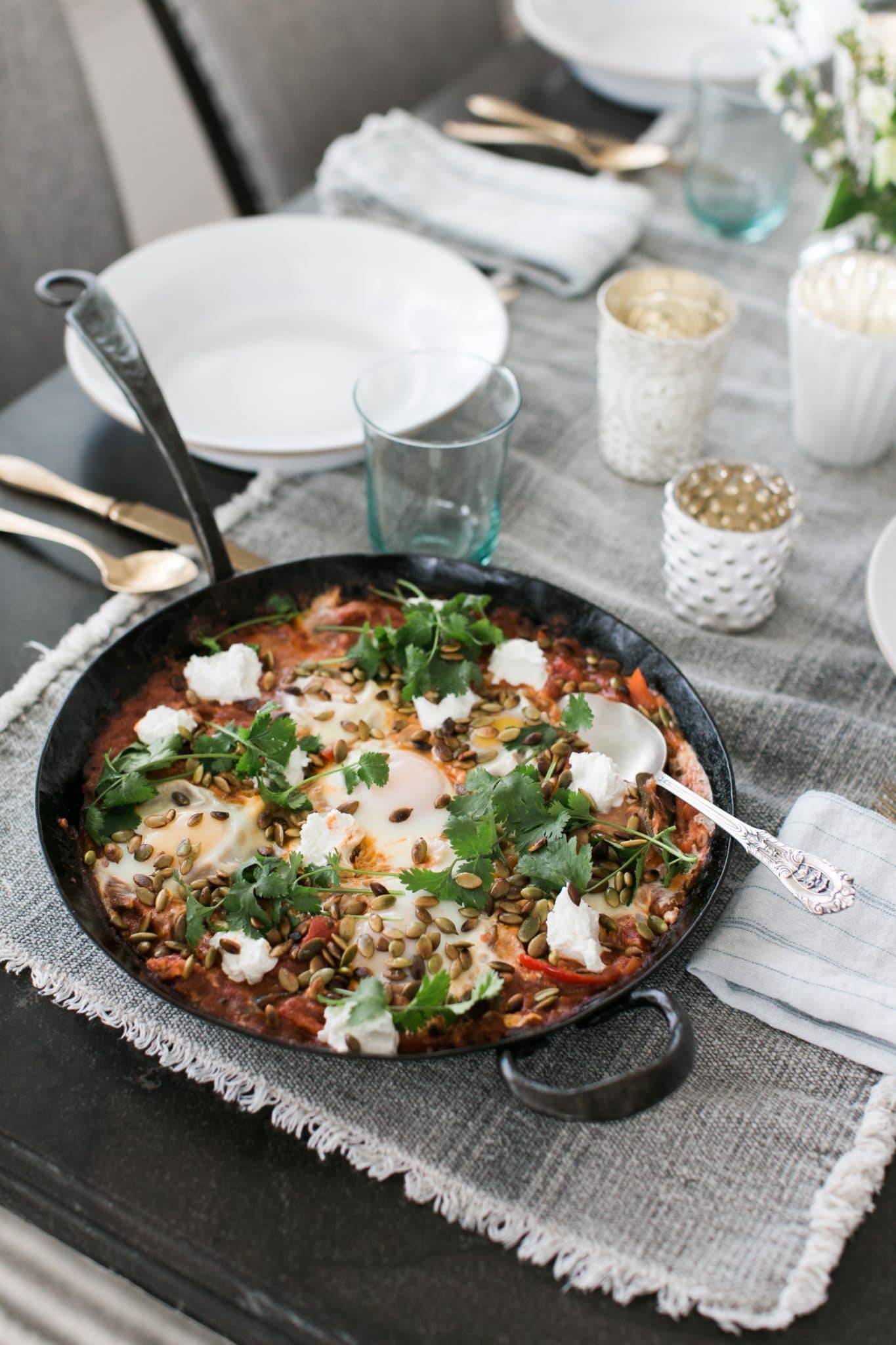 A recipe for Shakshuka // www.Lisa Samuel.com