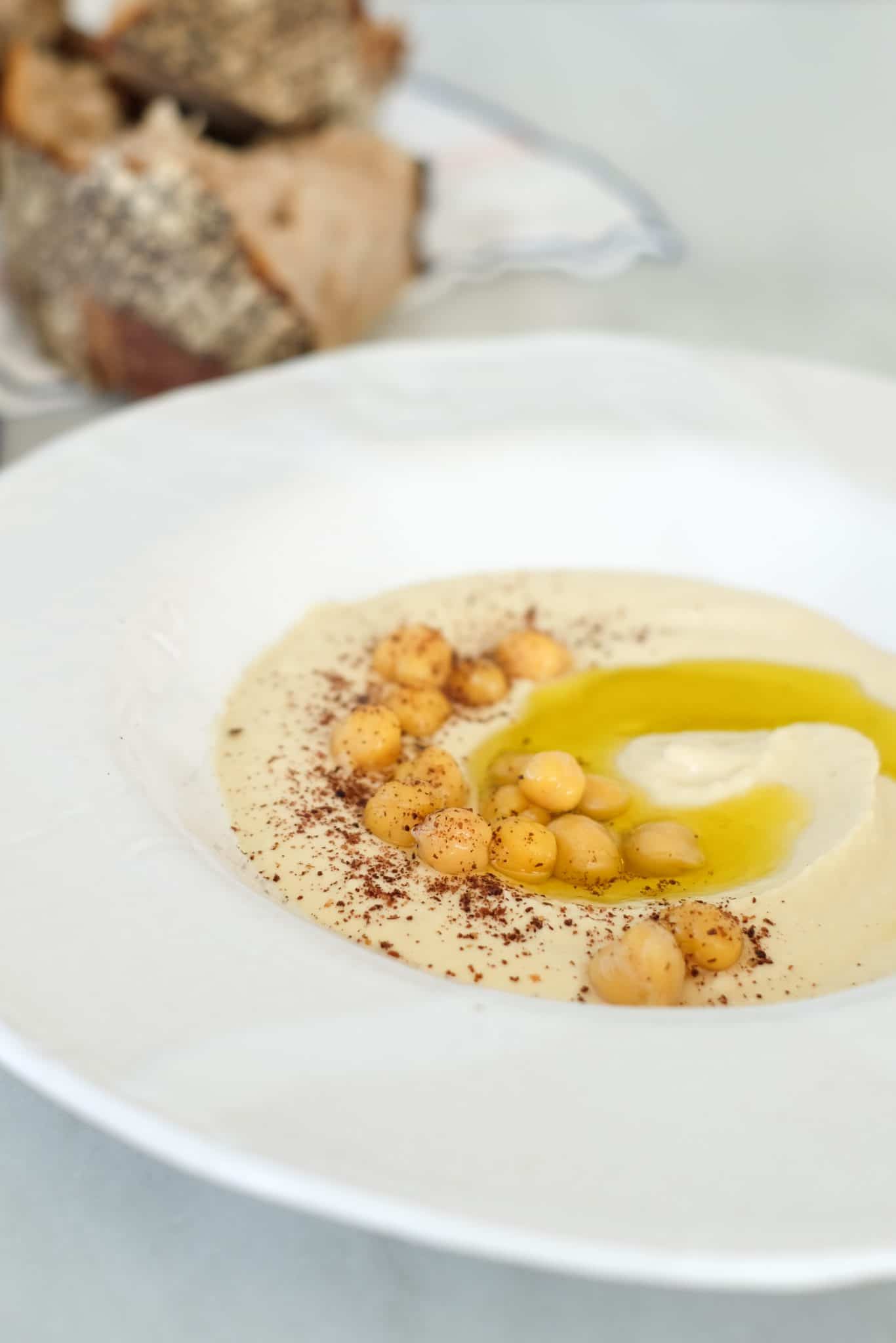 The Best Hummus // www.LisaSamuel.com